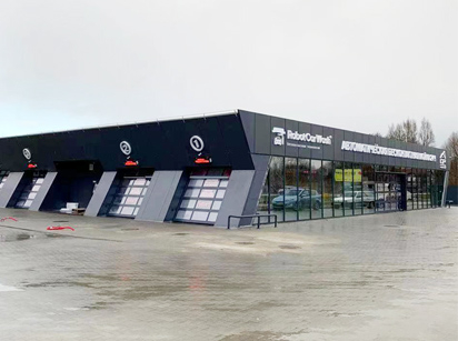 海外用戶案例，四臺鐳翼SG仿形高壓無接觸智能洗車機在俄羅斯加里寧格勒Robot Car wash安裝完成投入使用