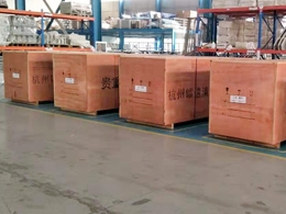 四臺鐳鷹S90自動洗車機(jī)發(fā)往山東省德州市紐斯達(dá)汽車服務(wù)